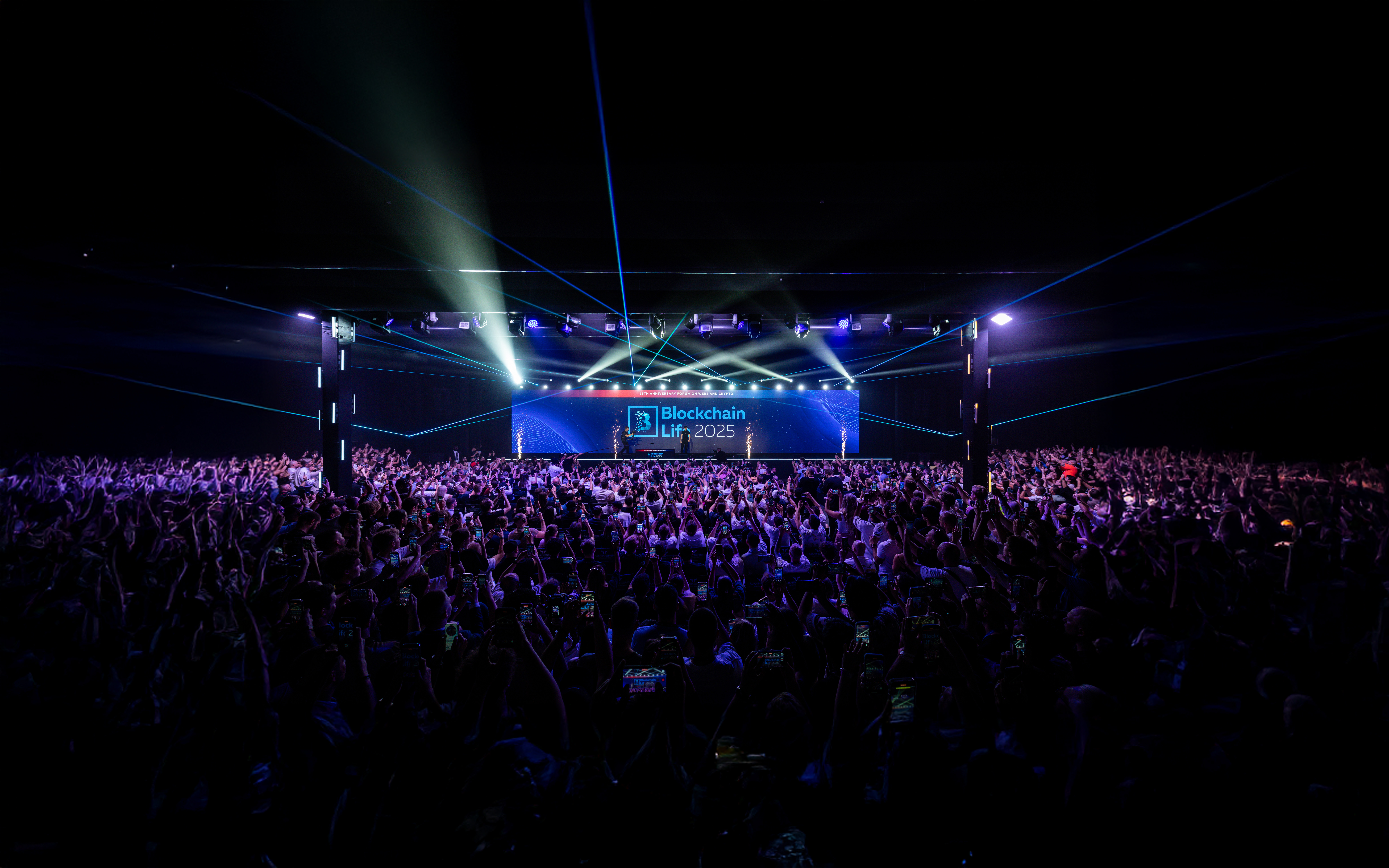 2 banner blockchain life 2025